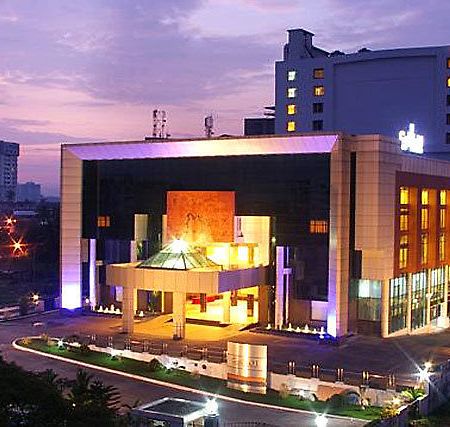 Hotel Gokulam Park Kochi Esterno foto