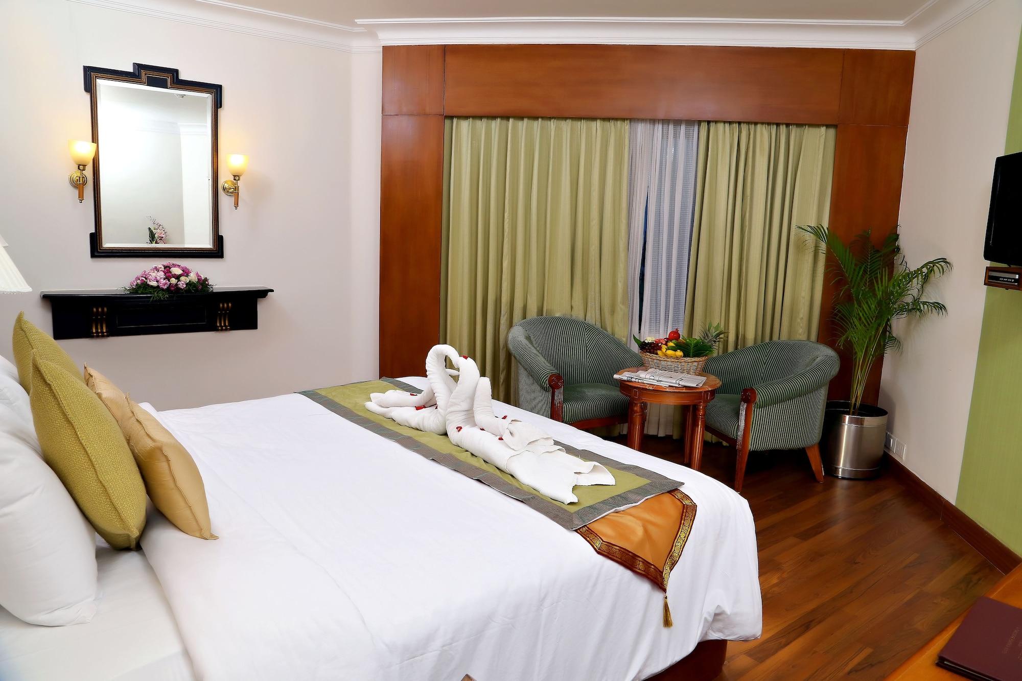 Hotel Gokulam Park Kochi Esterno foto