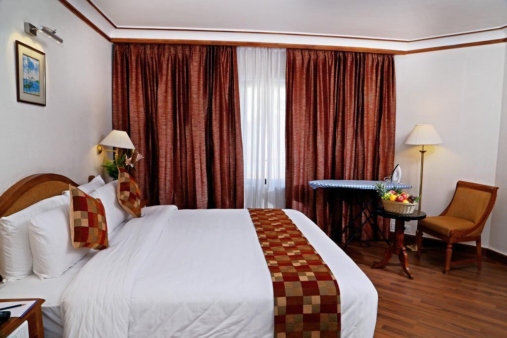 Hotel Gokulam Park Kochi Camera foto