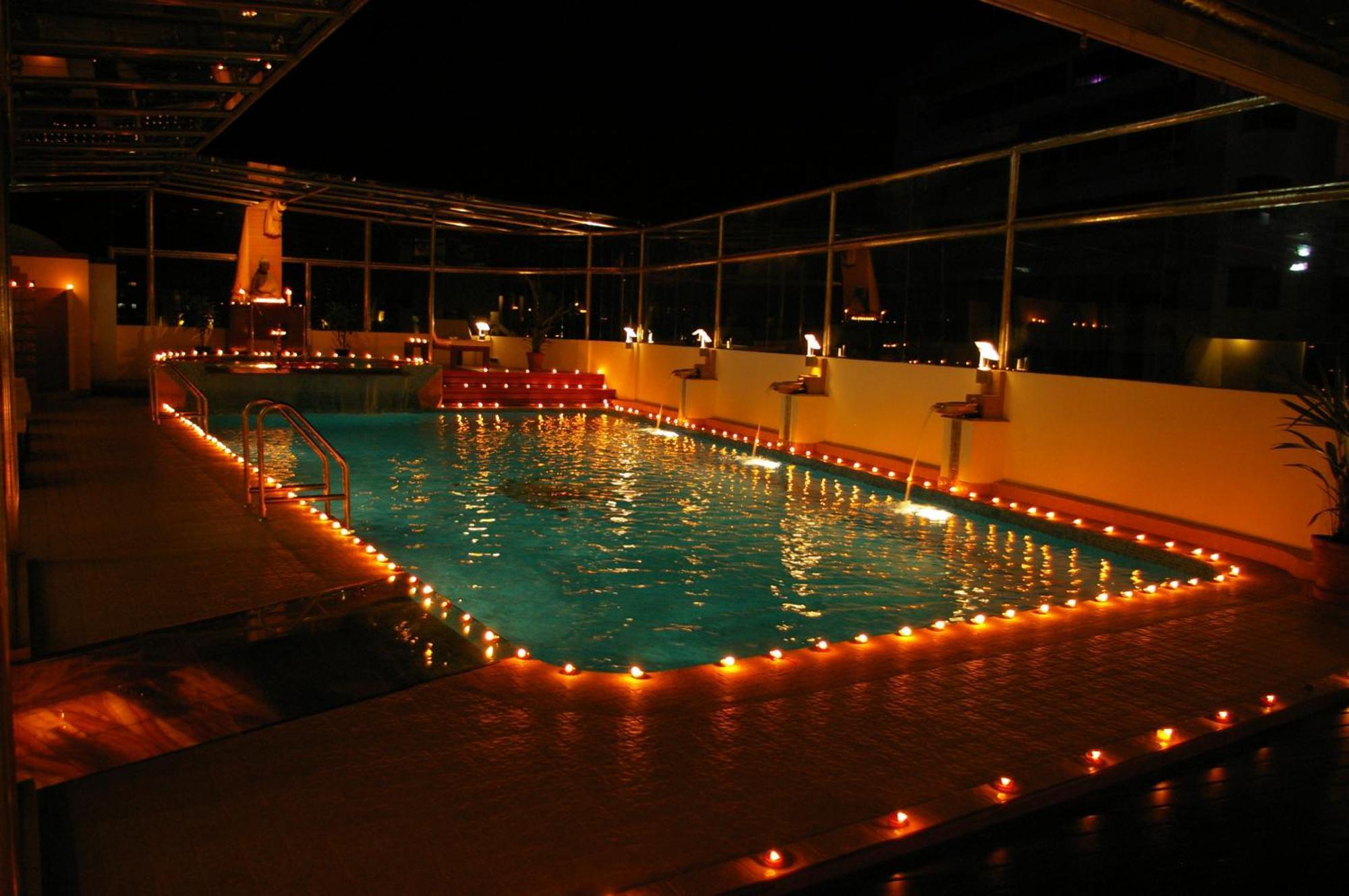Hotel Gokulam Park Kochi Esterno foto