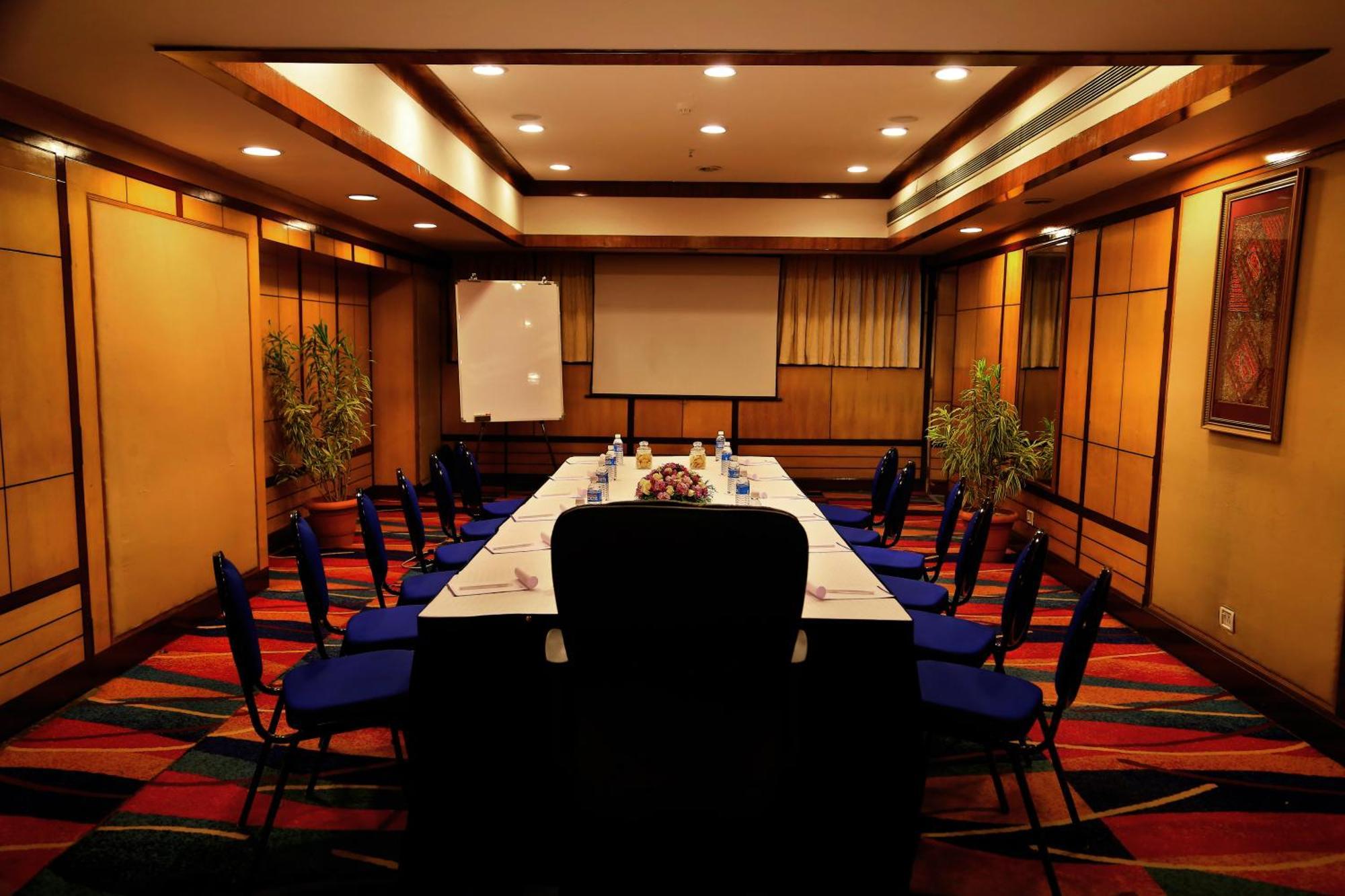 Hotel Gokulam Park Kochi Esterno foto