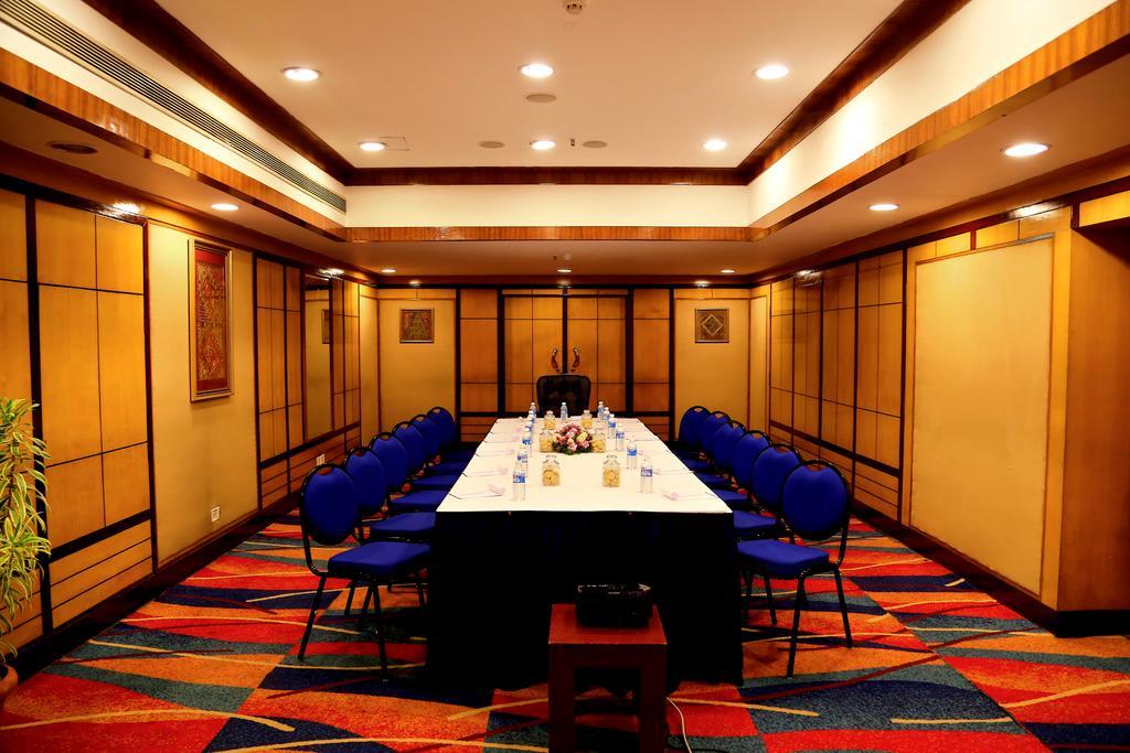 Hotel Gokulam Park Kochi Esterno foto