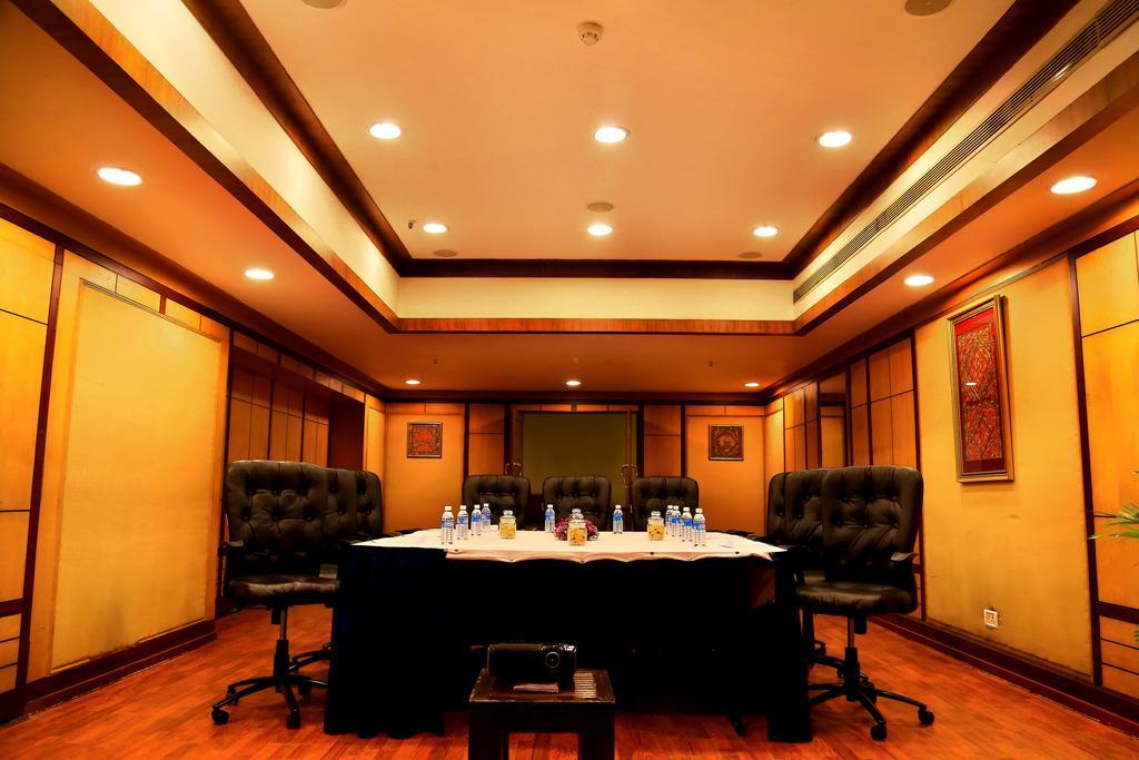 Hotel Gokulam Park Kochi Esterno foto