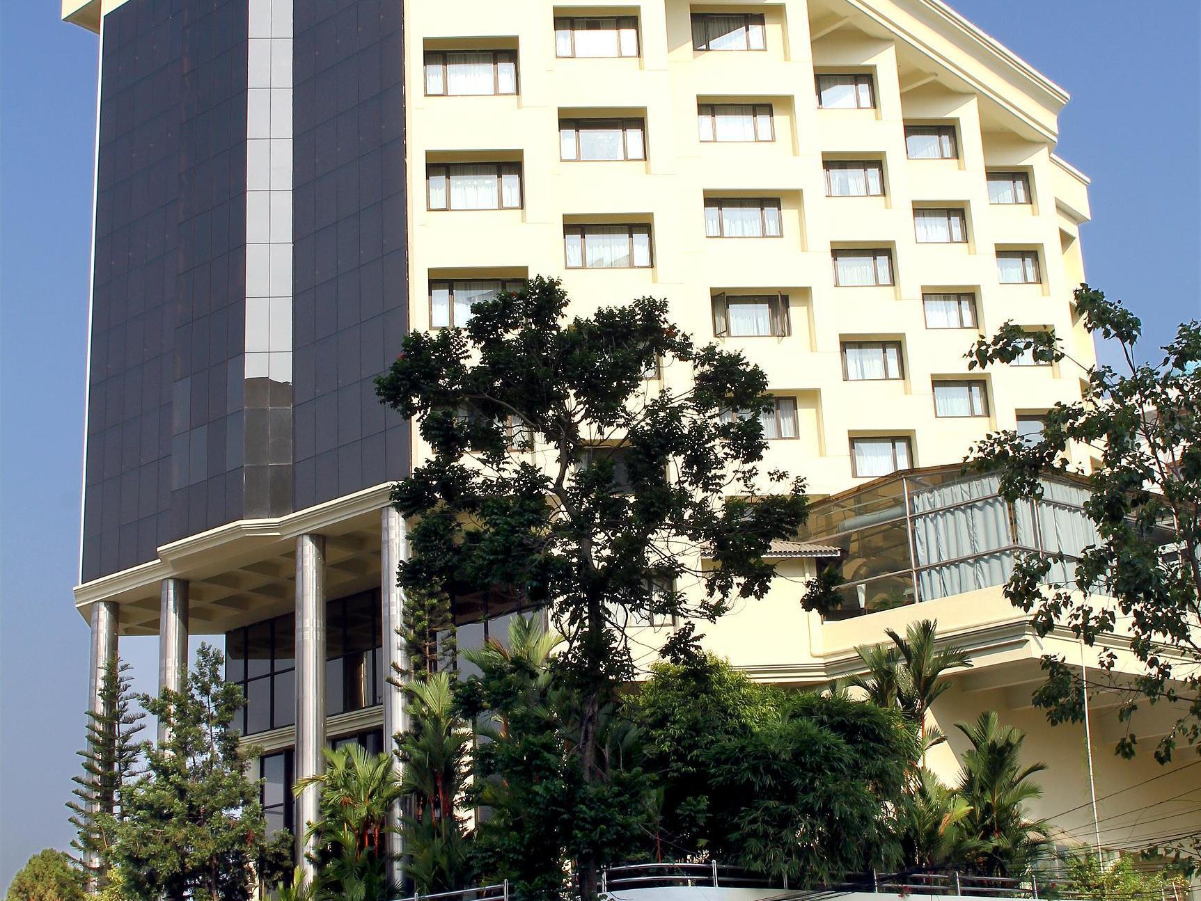Hotel Gokulam Park Kochi Esterno foto