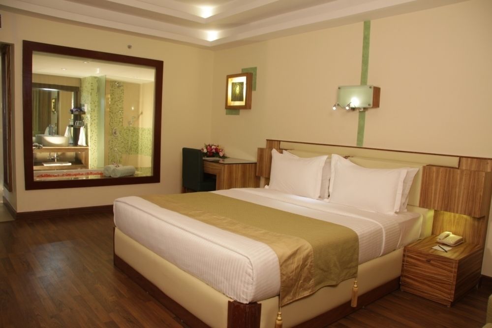 Hotel Gokulam Park Kochi Esterno foto