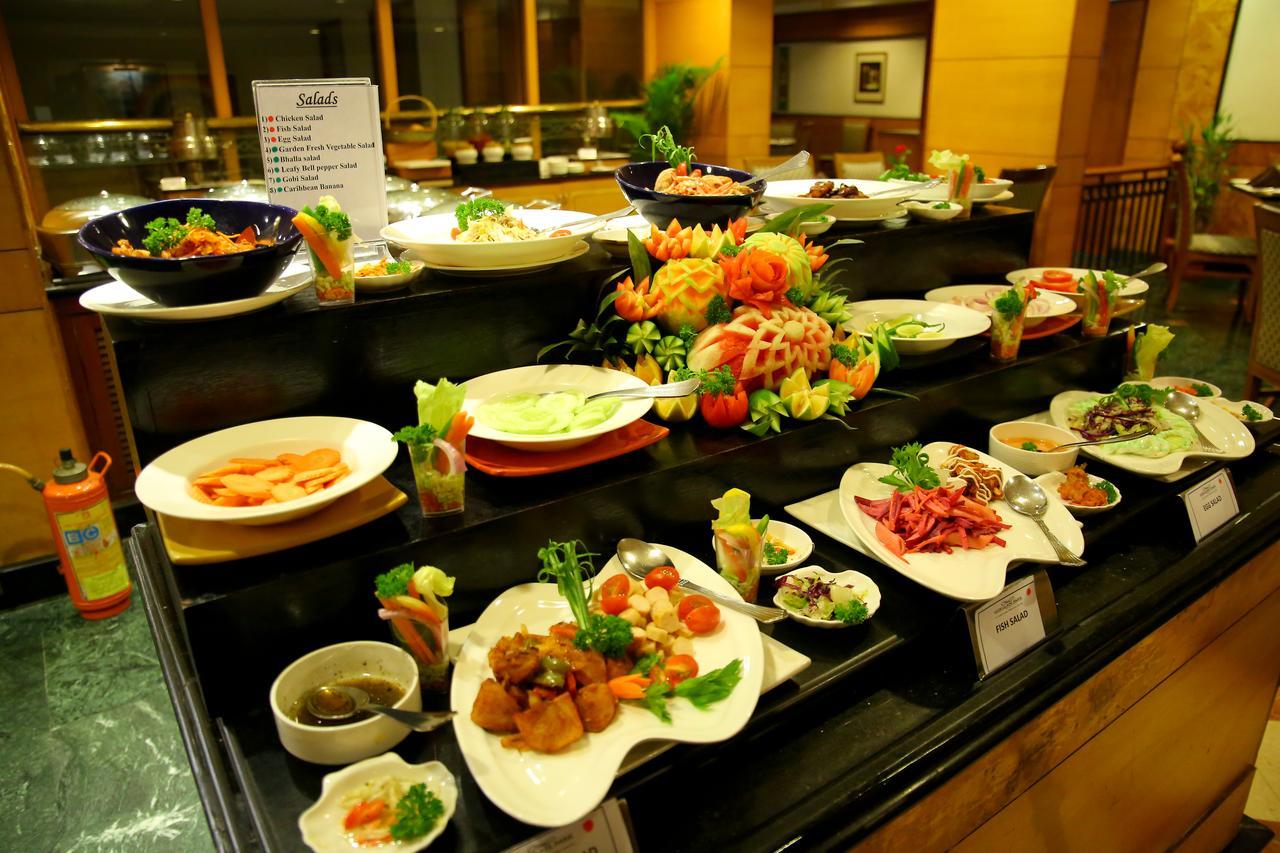Hotel Gokulam Park Kochi Esterno foto